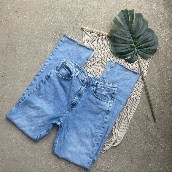 Denim - Zara High Rise Split Leg Jeans Size 10